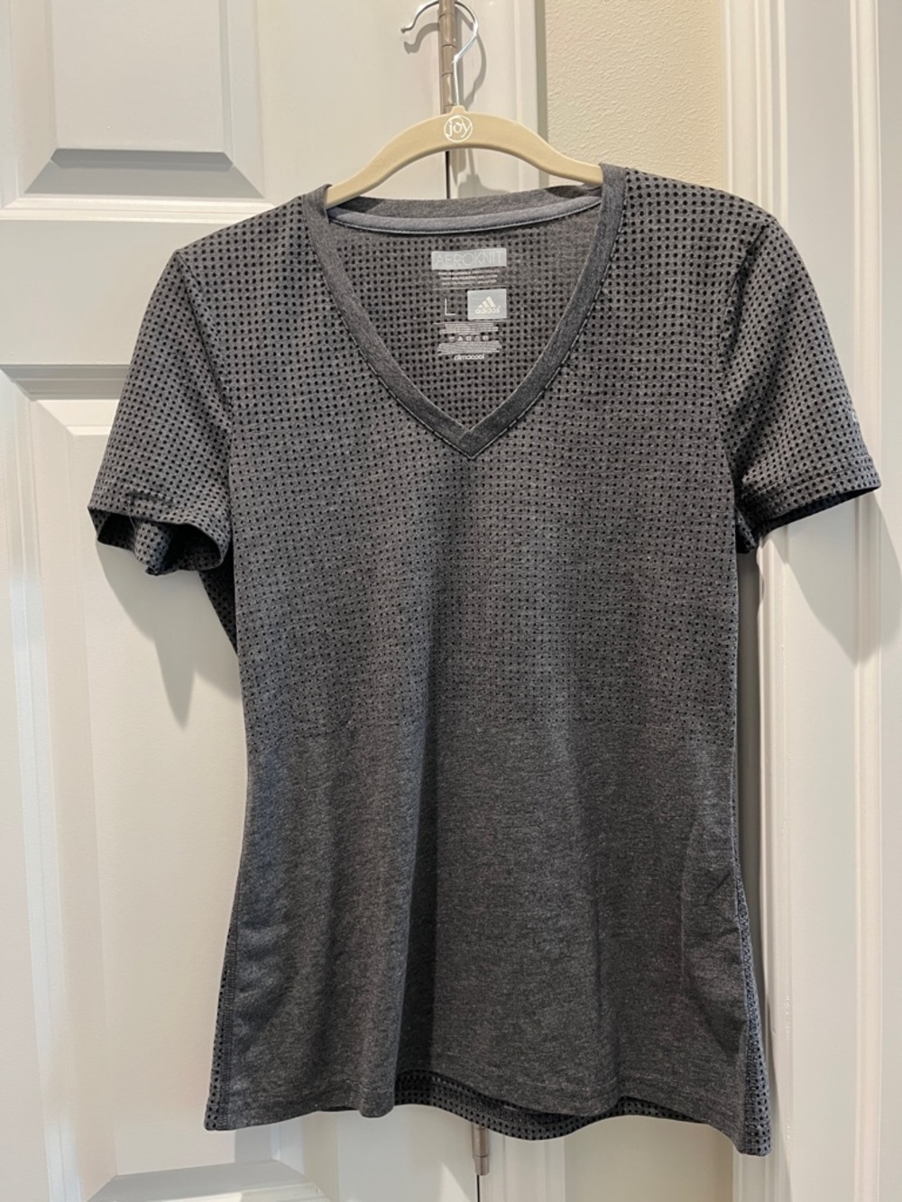 adidas Women's Large Aeroknit climacool Charcoal Gray V-Neck Perforated Tee EUC